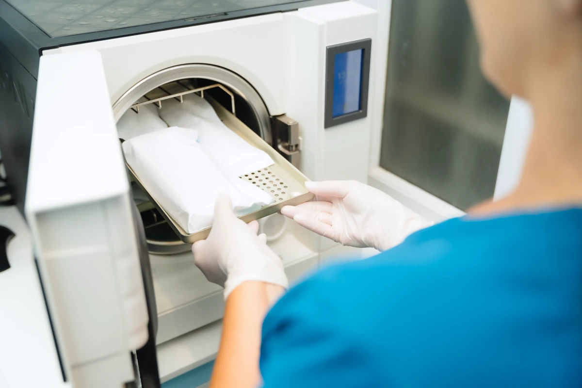 Technologies du cabinet B des Drs Bezzina, Biens, Stefan & Sabot à Nice : stérilisation et traçabilité